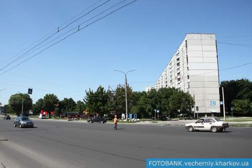 В Харькове строят стеклянный переход