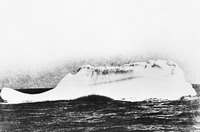 Айсберг, который, как считается, столкнулся с Титаником
