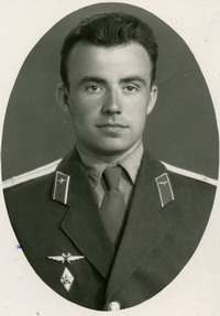Инженер-лейтенант Гагарин в 1960 году
